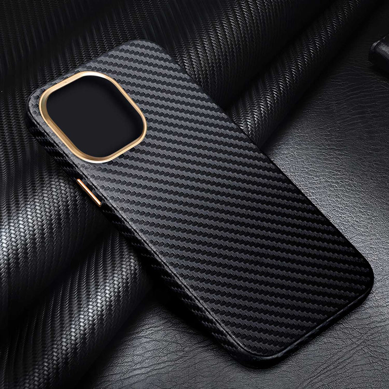 Fitted iPhone case in aramid fiber and gold details