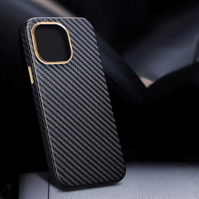 Fitted iPhone case in aramid fiber and gold details