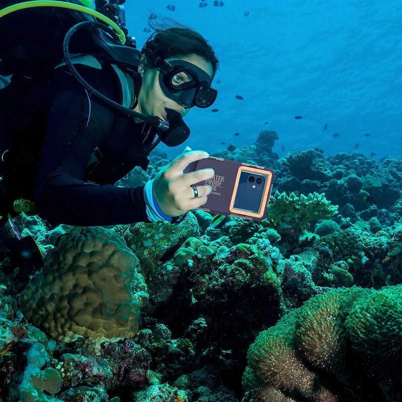Waterproof Diving Phone Casing for depths up to 49 ft (15 meters)